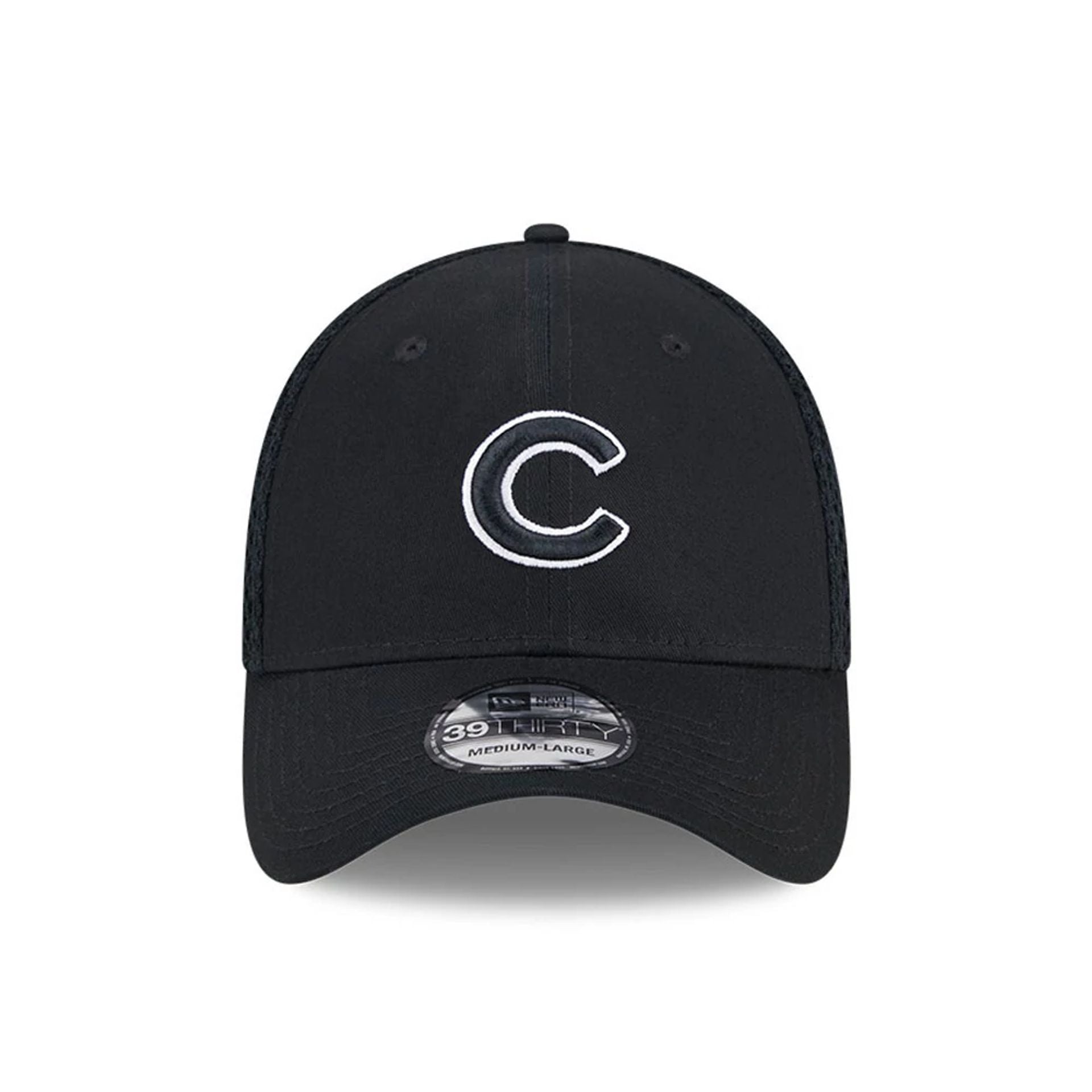 Pictured is this MLB Evergreen Neo Chicago Cubs 39THIRTY Stretch Fit cap in black. 3