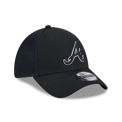 Pictured is this MLB Evergreen Neo Atlanta Braves 39THIRTY Stretch Fit cap in black. 4