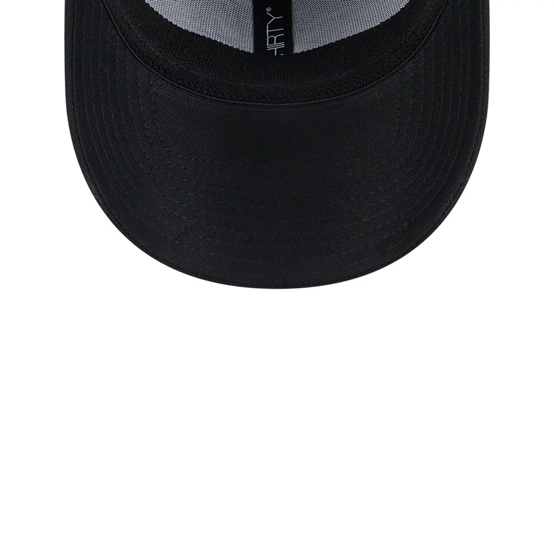 Pictured is this MLB Evergreen Neo Atlanta Braves 39THIRTY Stretch Fit cap in black. 7