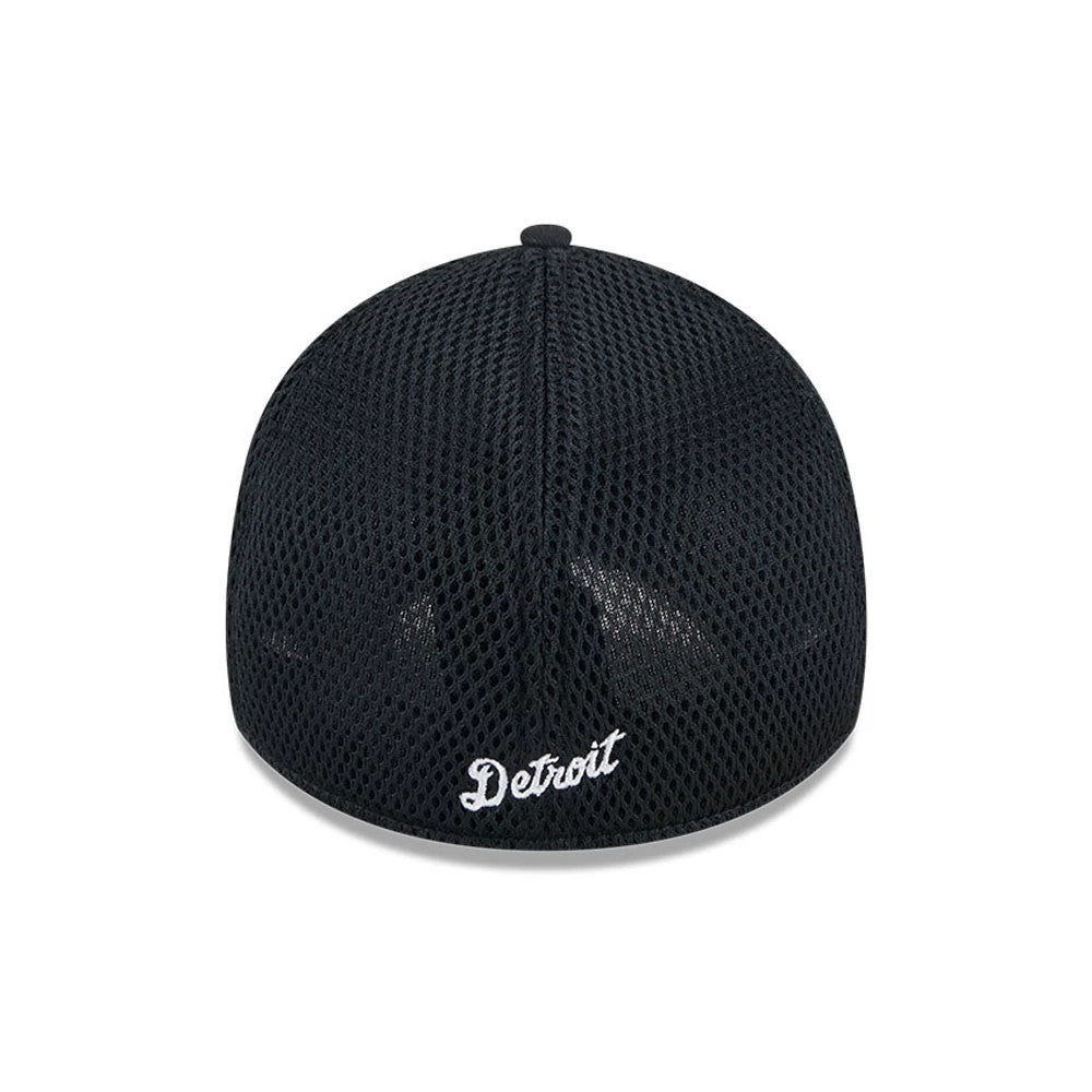 Pictured is this MLB Evergreen Neo Detroit Tigers 39THIRTY Stretch Fit cap in black. 2