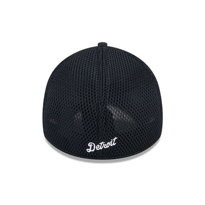 Pictured is this MLB Evergreen Neo Detroit Tigers 39THIRTY Stretch Fit cap in black. 2