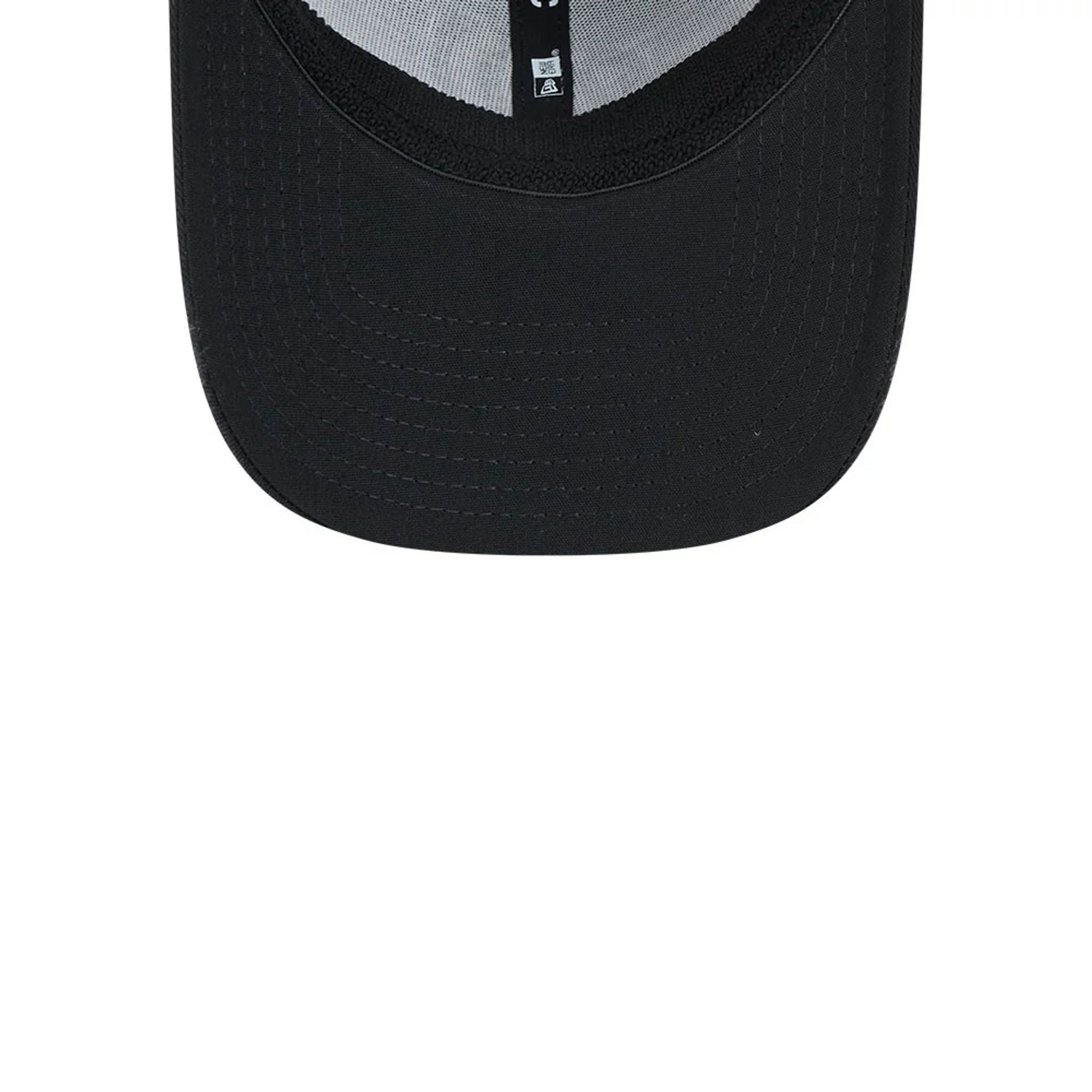 Pictured is this MLB Evergreen Neo Washington Nationals 39THIRTY Stretch Fit cap in black. 7