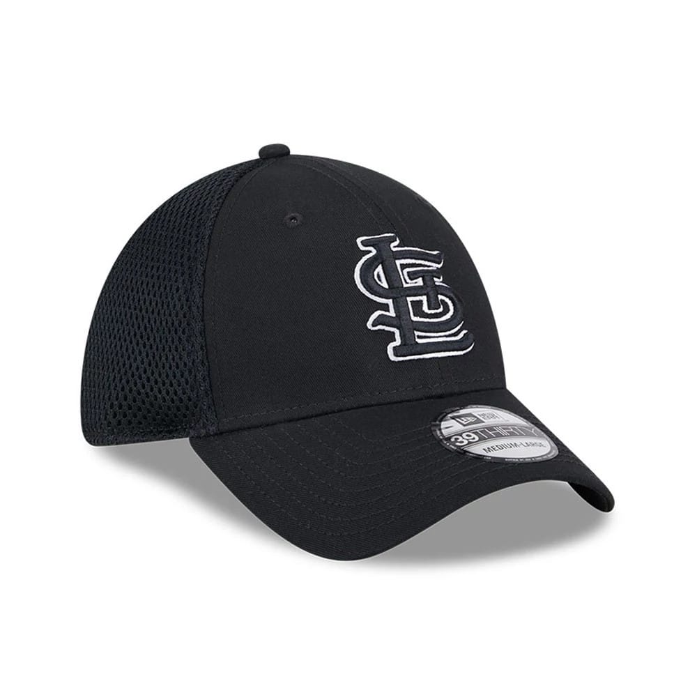Pictured is this MLB Evergreen Neo St. Louis Cardinals 39THIRTY Stretch Fit cap in black. 4