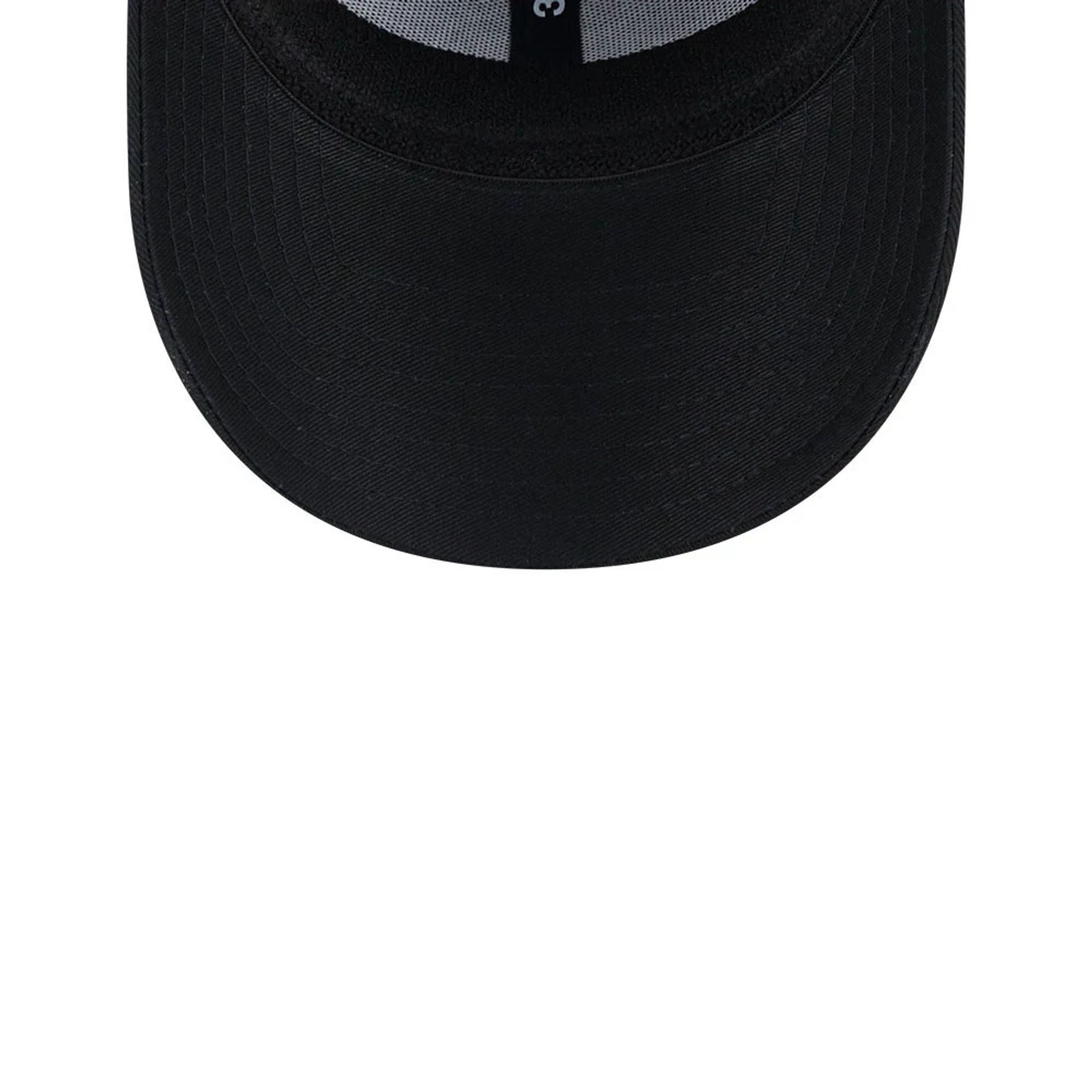 Pictured is this MLB Evergreen Neo St. Louis Cardinals 39THIRTY Stretch Fit cap in black. 7