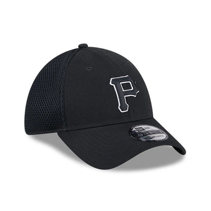 Pittsburgh Pirates MLB Evergreen Neo Black New Era 39THIRTY Stretch Fit Cap, front view with a raised embroidered P logo on the front panel, black 39THIRTY size sticker on the curved visor and mesh side panels.