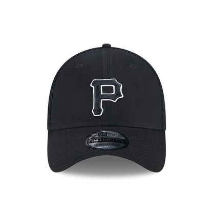 Pictured is this MLB Evergreen Neo Pittsburgh Pirates 39THIRTY Stretch Fit cap in black. 3