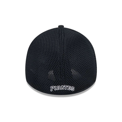 Pictured is this MLB Evergreen Neo Pittsburgh Pirates 39THIRTY Stretch Fit cap in black. 2