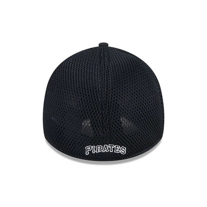 Pictured is this MLB Evergreen Neo Pittsburgh Pirates 39THIRTY Stretch Fit cap in black. 2