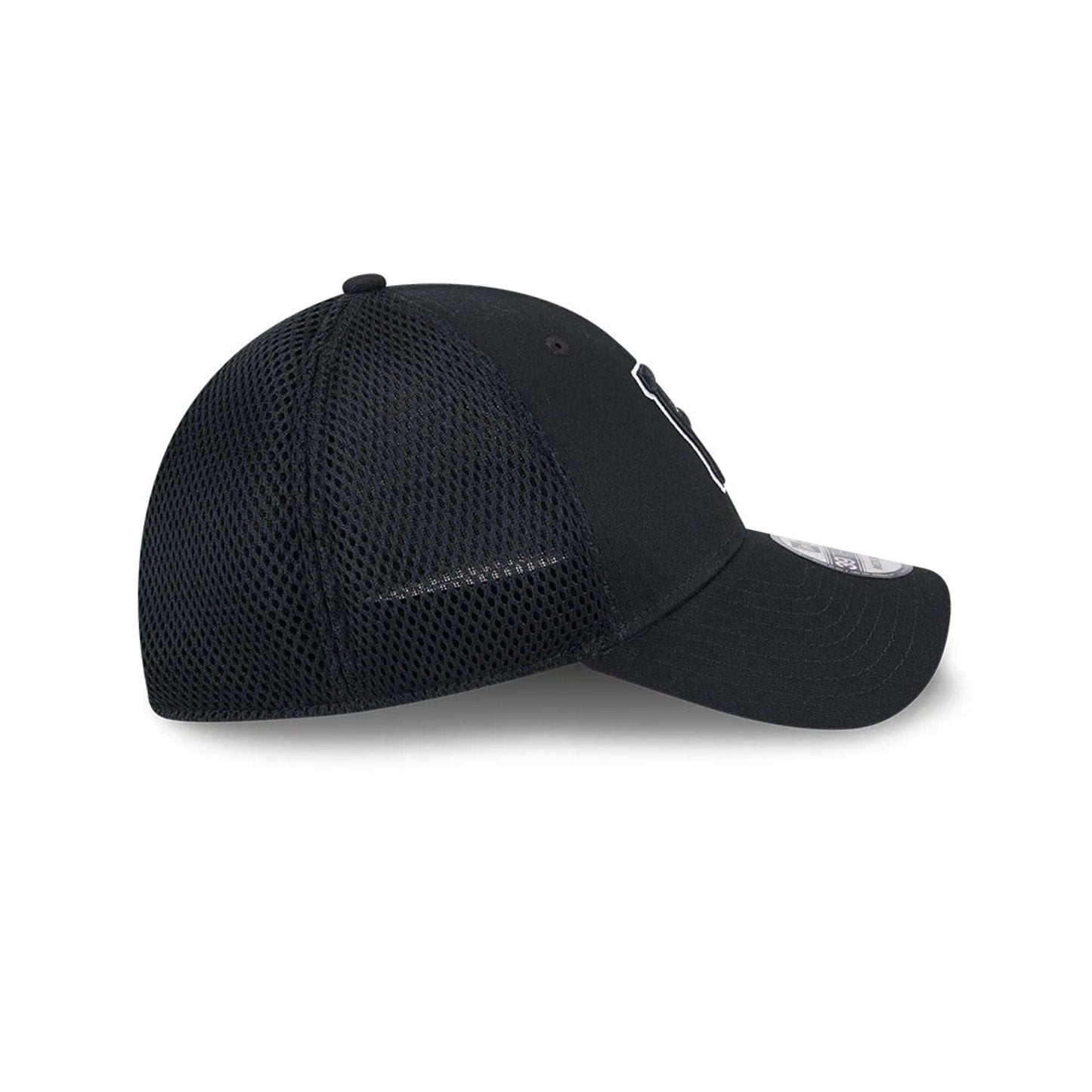 Pictured is this MLB Evergreen Neo Pittsburgh Pirates 39THIRTY Stretch Fit cap in black. 6