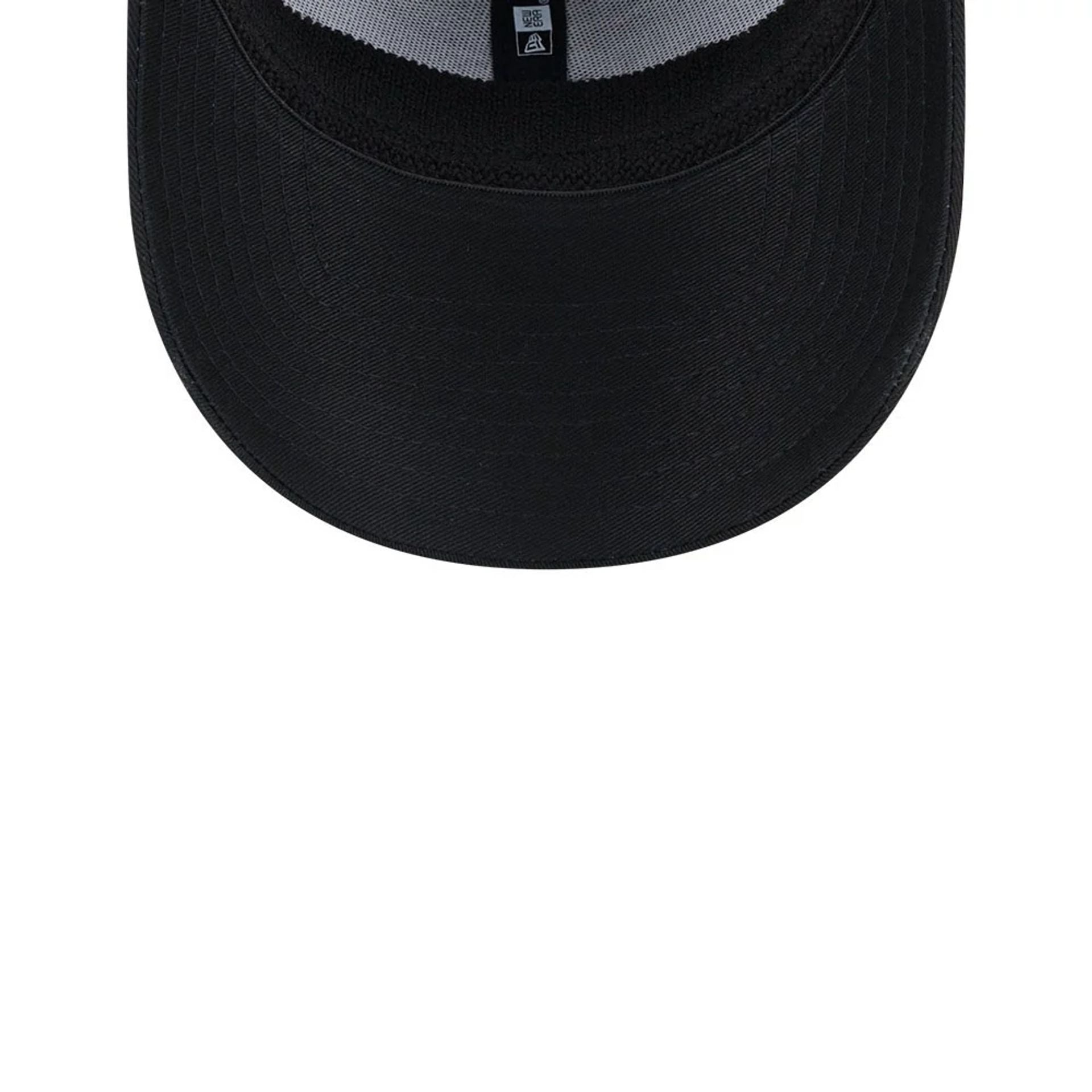 Pictured is this MLB Evergreen Neo Seattle Mariners 39THIRTY Stretch Fit cap in black. 7