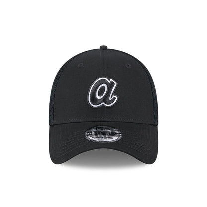 Pictured is this MLB Evergreen Neo Atlanta Braves 39THIRTY Stretch Fit cap in black. 2