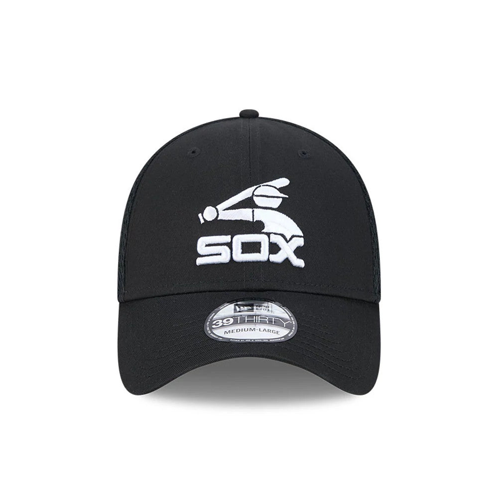 Pictured is this MLB Evergreen Neo Chicago White Sox 39THIRTY Stretch Fit cap in black. 2