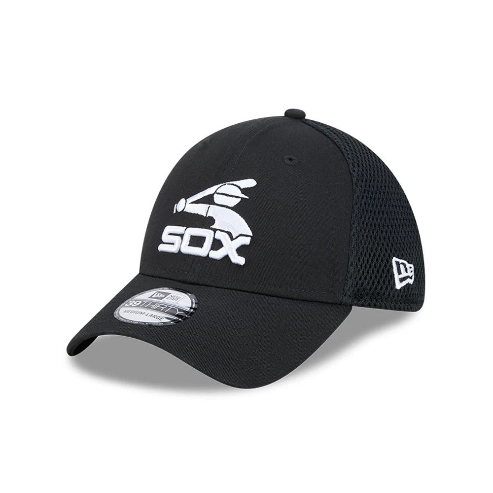Pictured is this MLB Evergreen Neo Chicago White Sox 39THIRTY Stretch Fit cap in black. 1