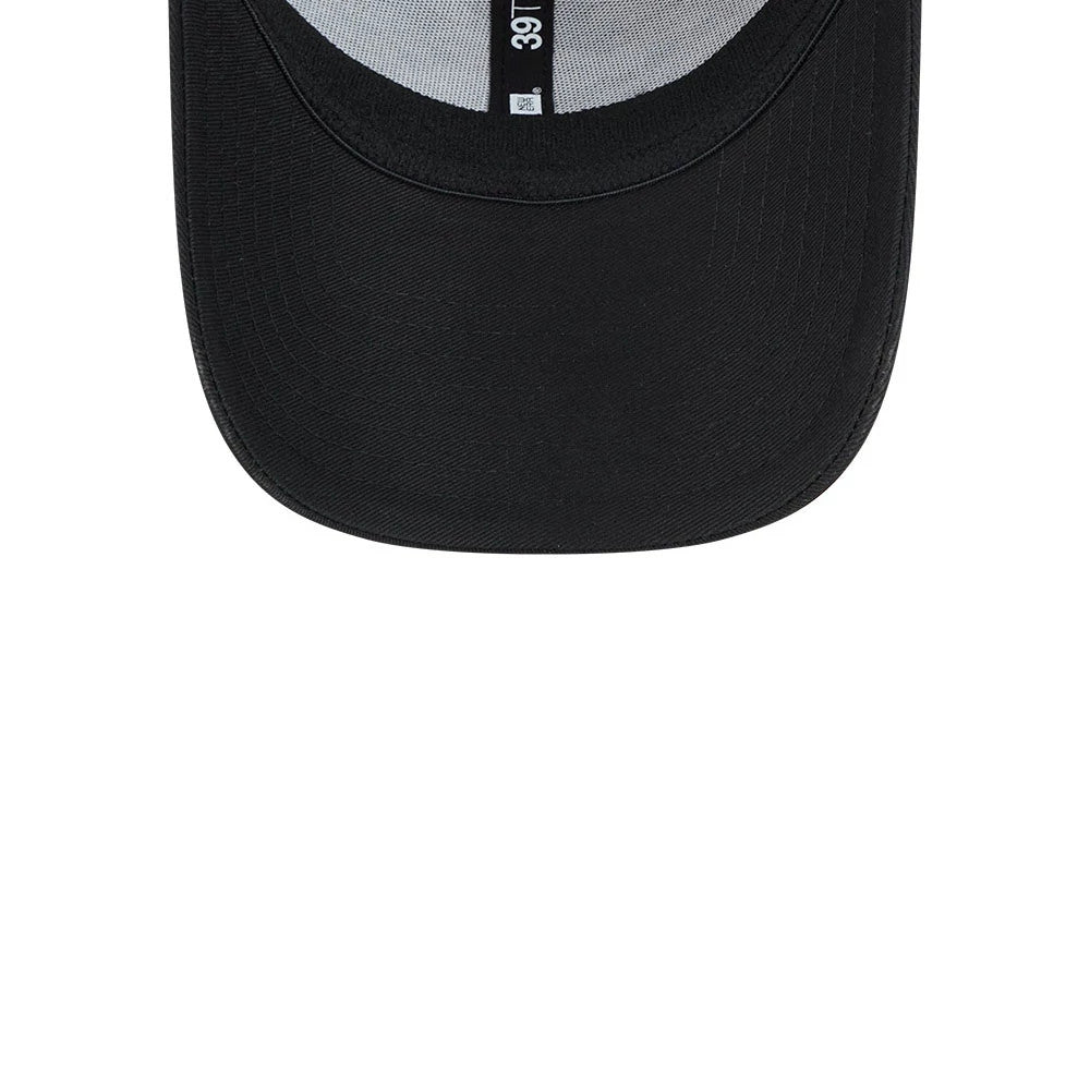 Pictured is this MLB Evergreen Neo Chicago White Sox 39THIRTY Stretch Fit cap in black. 7
