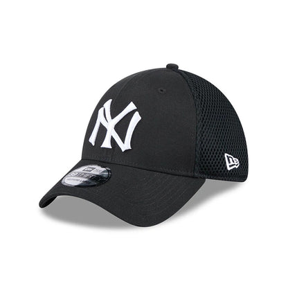 Pictured is this MLB Evergreen Neo New York Yankees 39THIRTY Stretch Fit cap in black. 1