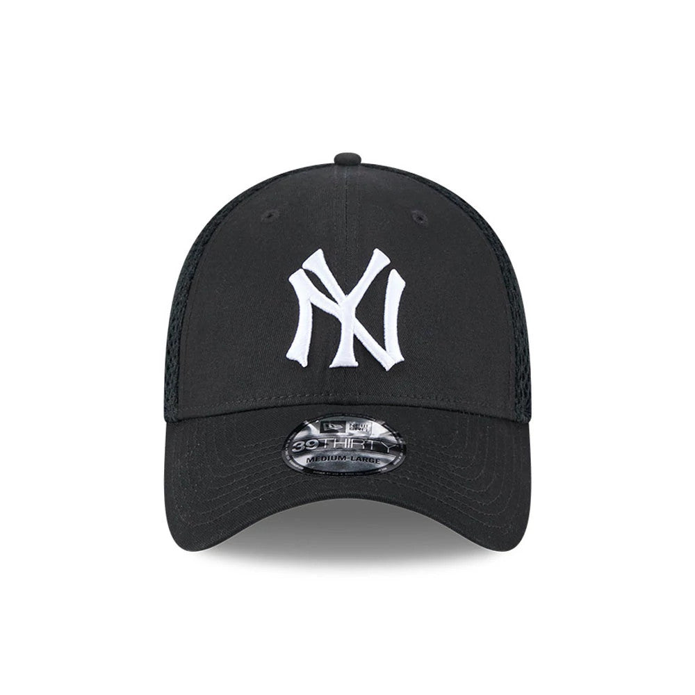 Pictured is this MLB Evergreen Neo New York Yankees 39THIRTY Stretch Fit cap in black. 2