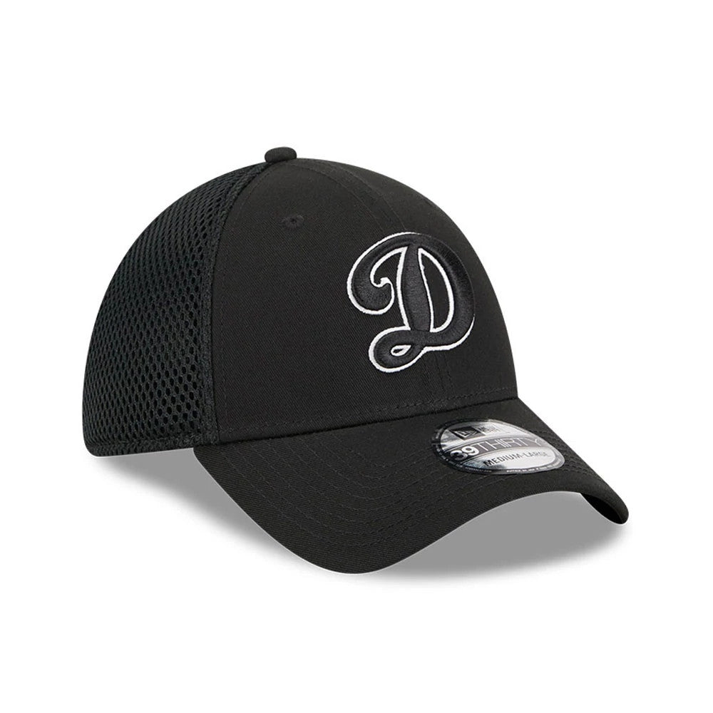 Pictured is this MLB Evergreen Cooperstown LA Dodgers 39THIRTY Stretch Fit cap in black. 4