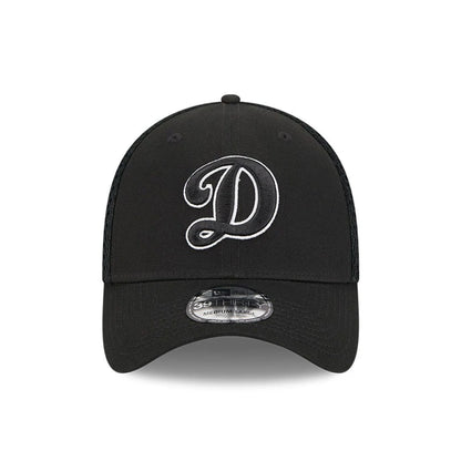 Pictured is this MLB Evergreen Neo LA Dodgers 39THIRTY Stretch Fit cap in black. 3