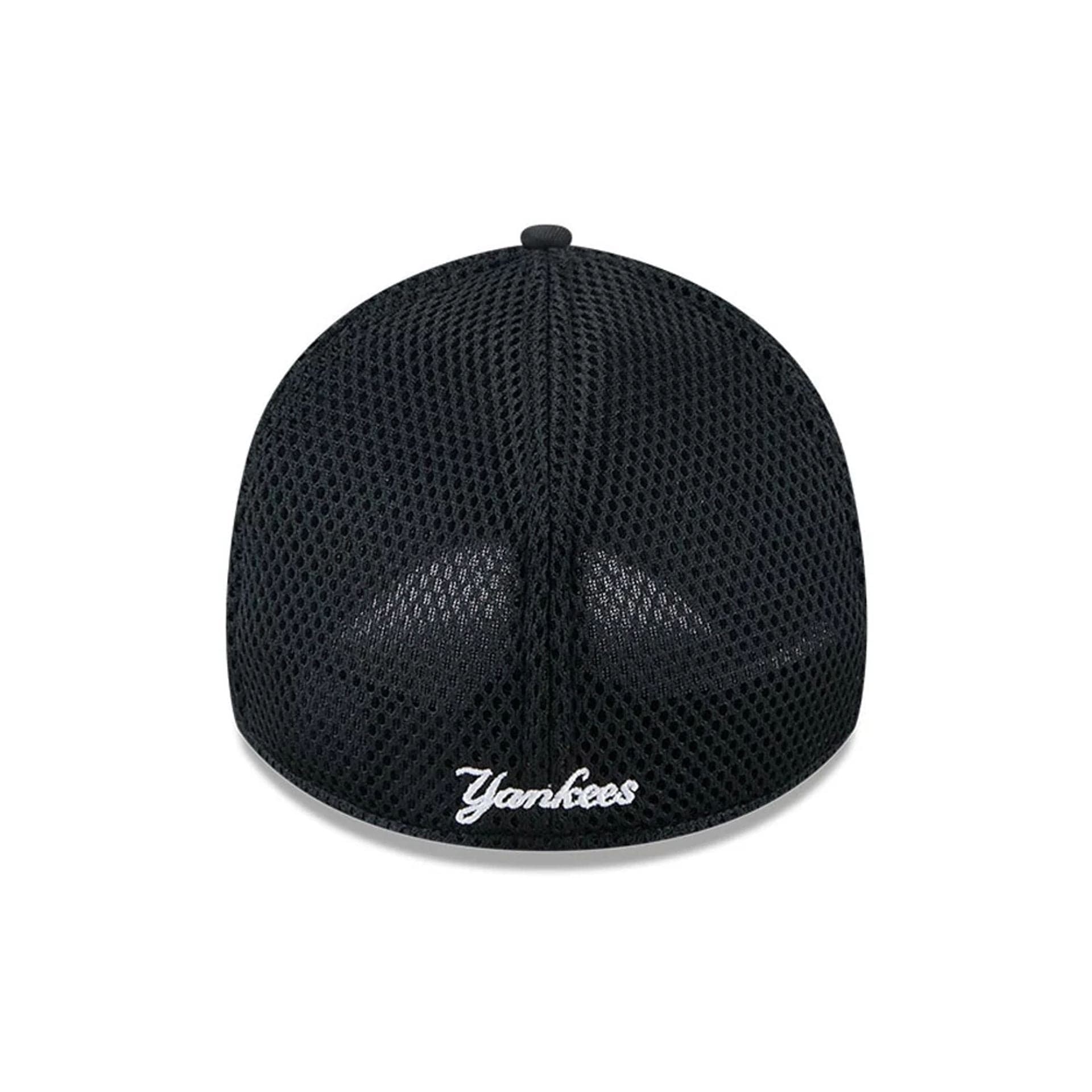 Pictured is this MLB Evergreen Neo New York Yankees 39THIRTY Stretch Fit cap in black. 2