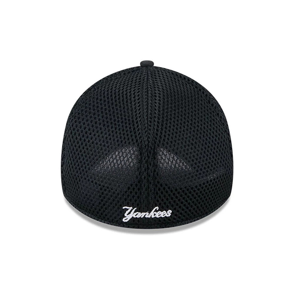 Pictured is this MLB Evergreen Cooperstown New York Yankees 39THIRTY Stretch Fit cap in black. 2