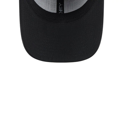 Pictured is this NFL Evergreen Neo New York Giants 39THIRTY Stretch Fit cap in black. 7