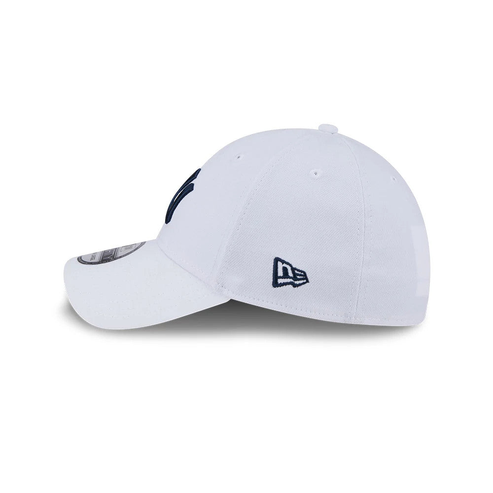 Pictured is this MLB Evergreen New York Yankees 39THIRTY Stretch Fit cap in white. 5
