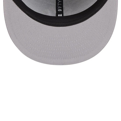Pictured is this MLB Evergreen New York Yankees 9FIFTY Snapback cap in navy. 7