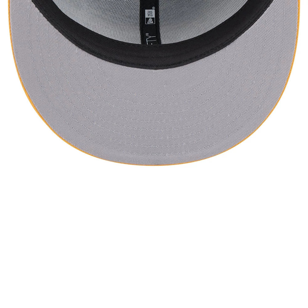 Pictured is this NFL Evergreen Green Bay Packers 9FIFTY Snapback cap in dark green. 2