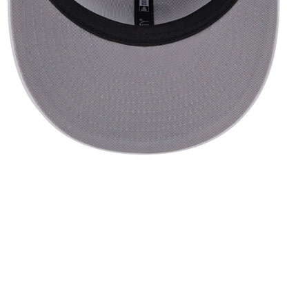Pictured is this MLB Evergreen Chicago White Sox 9FIFTY Snapback cap in white. 2