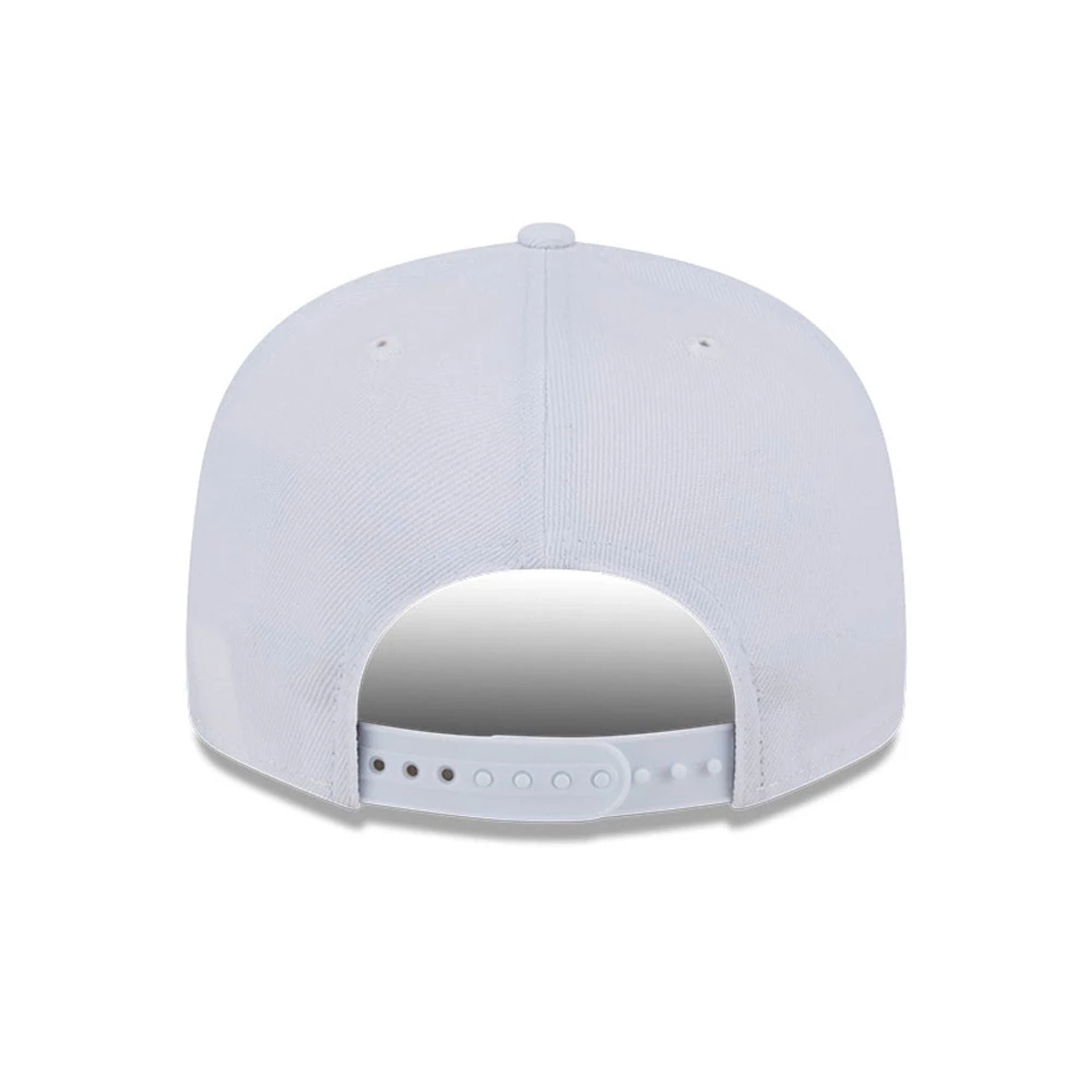 Pictured is this MLB Evergreen Athletics 9FIFTY Snapback cap in white. 7
