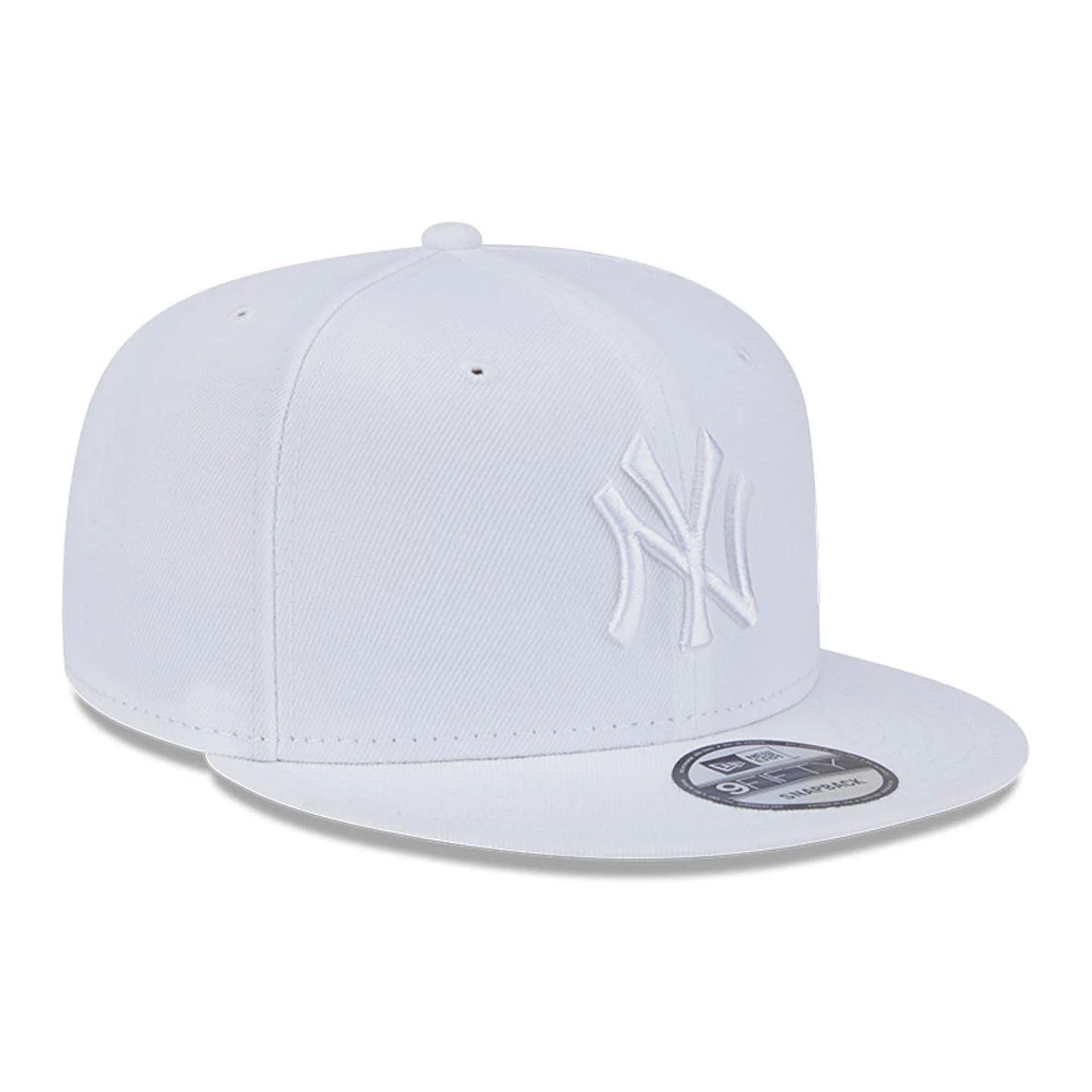 Pictured is this MLB Evergreen New York Yankees 9FIFTY Snapback cap in white. 4