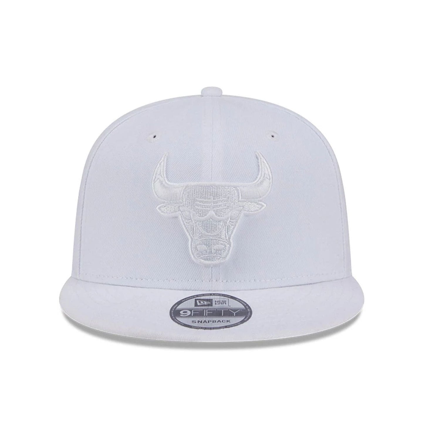 Pictured is this NBA Evergreen Chicago Bulls 9FIFTY Snapback cap in white. 10