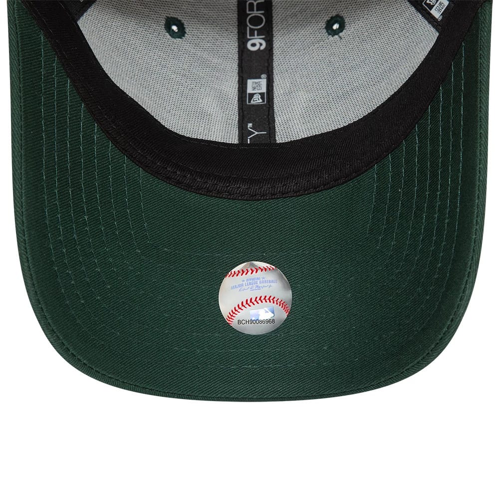 This is a New York Yankees League Essential Dark Green 9FORTY Adjustable Cap 2