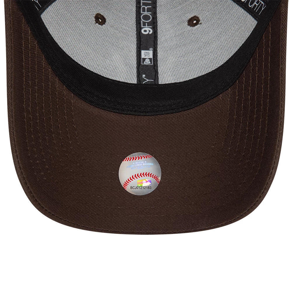 This is a New York Yankees League Essential Dark Brown 9FORTY Adjustable Cap 5