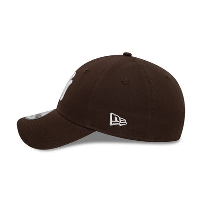 This is a New York Yankees League Essential Dark Brown 9FORTY Adjustable Cap 8