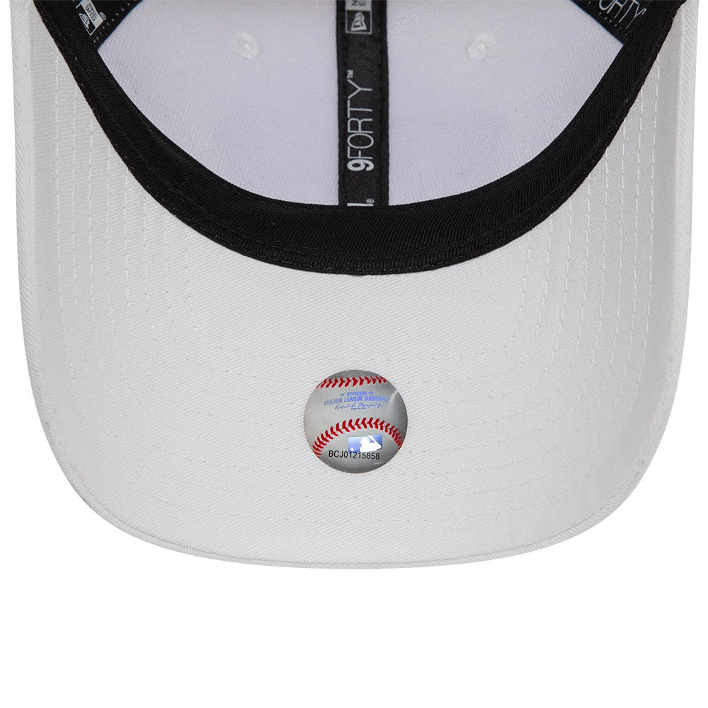 This is a LA Dodgers League Essential White 9FORTY Adjustable Cap 7