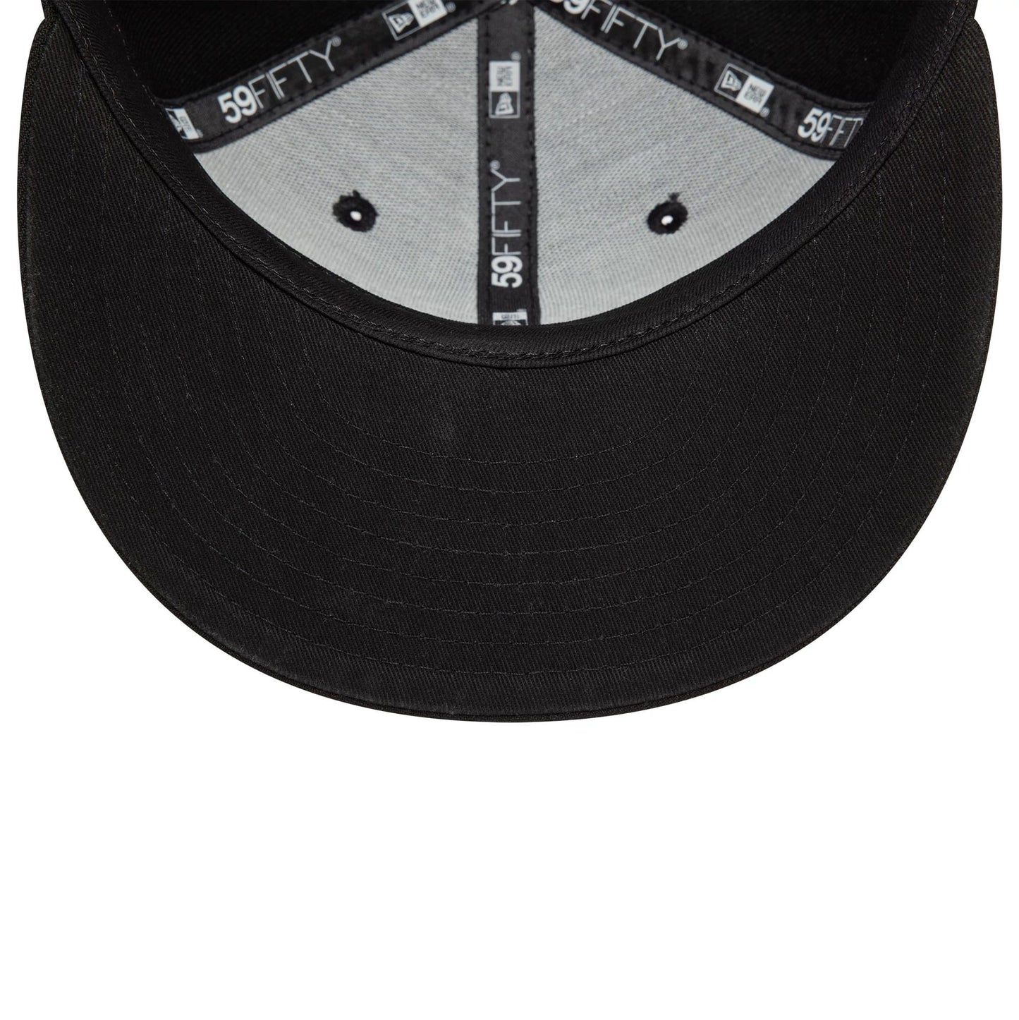 This is a LA Lakers NBA Essential Black 59FIFTY Fitted Cap 2