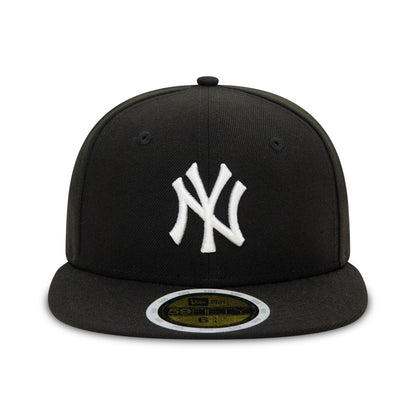 New York Yankees Youth Black New Era 59FIFTY Fitted Cap, front view showing the raised white embroidered NY logo on the structured black crown and a gold 59FIFTY size sticker centred on the flat black visor.