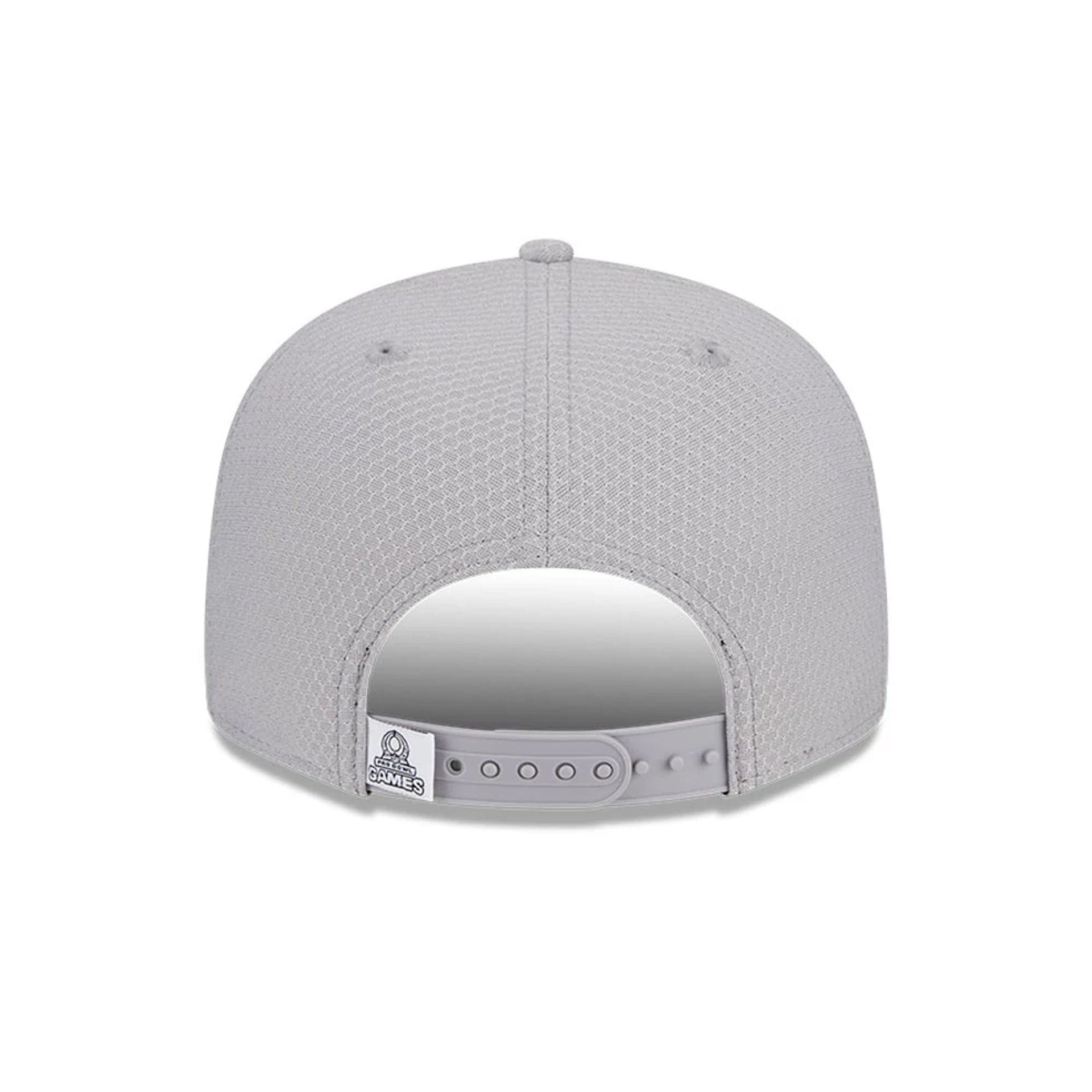 Pictured is this NFL Pro Bowl 2025 NFC Logo 9FIFTY Snapback Adjustable cap in grey. 4