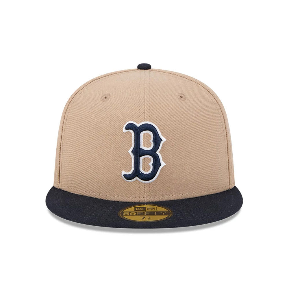 Boston Red Sox MLB Evergreen Light Beige New Era 59FIFTY Fitted Cap, front view with a navy B logo in raised embroidery on the light beige crown, a navy visor, and the gold 59FIFTY size sticker on top of the visor.