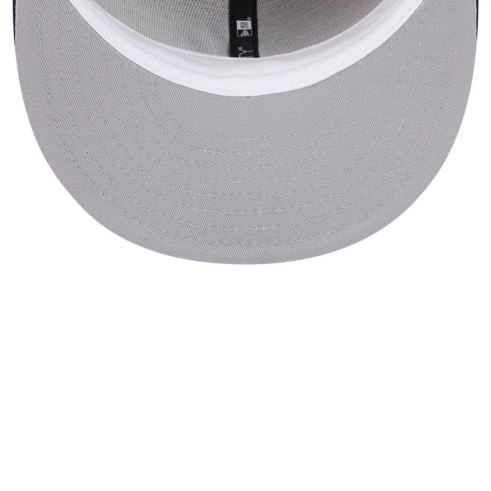 Pictured is this MLB Evergreen New York Yankees 59FIFTY Fitted cap in light beige. 2