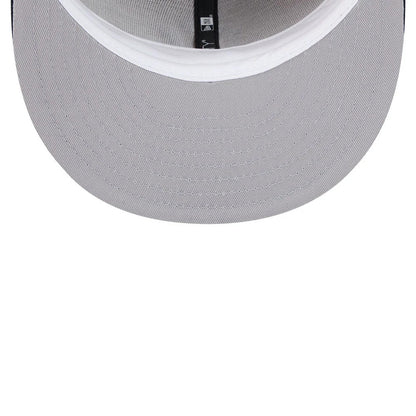Pictured is this MLB Evergreen New York Yankees 59FIFTY Fitted cap in light beige. 2