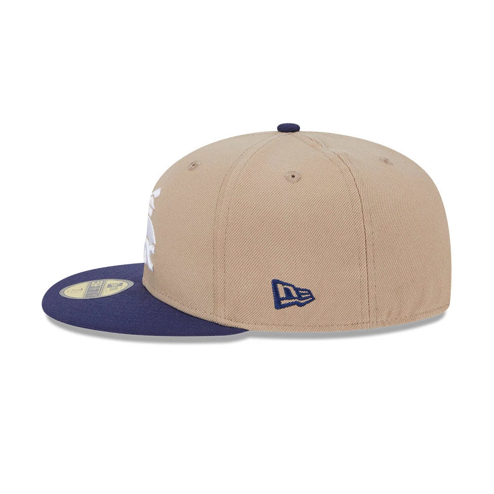 Pictured is this MLB Evergreen Chicago White Sox 59FIFTY Fitted cap in light beige. 5