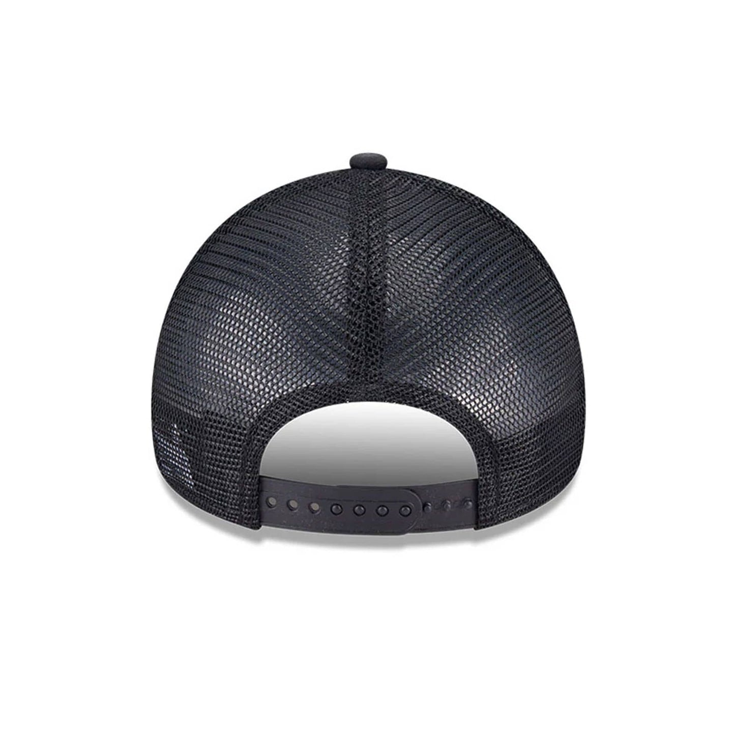 Pictured is this MLB Evergreen Chicago White Sox 9FORTY A-Frame cap in black. 6