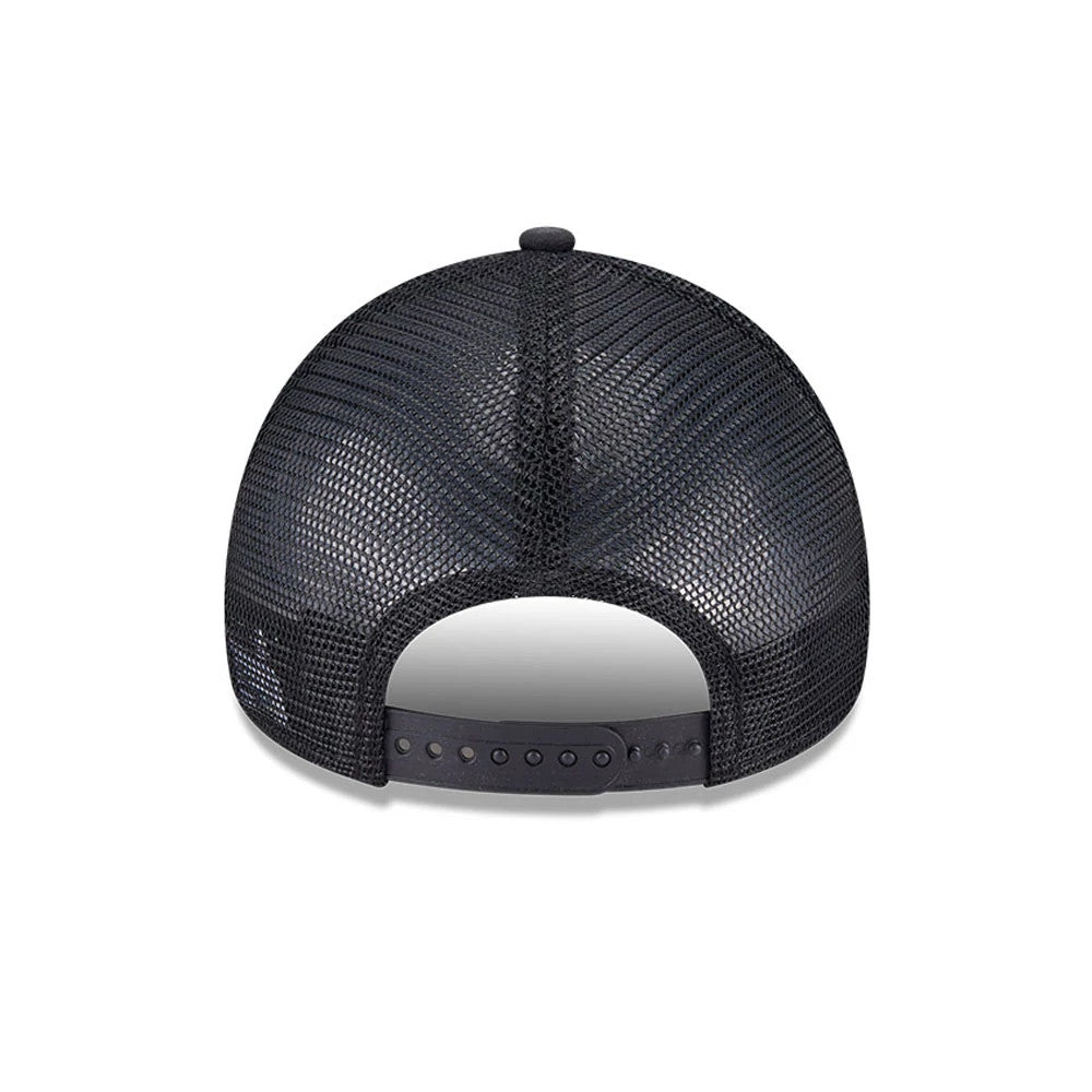 Pictured is this MLB Evergreen Chicago White Sox 9FORTY A-Frame cap in black. 6