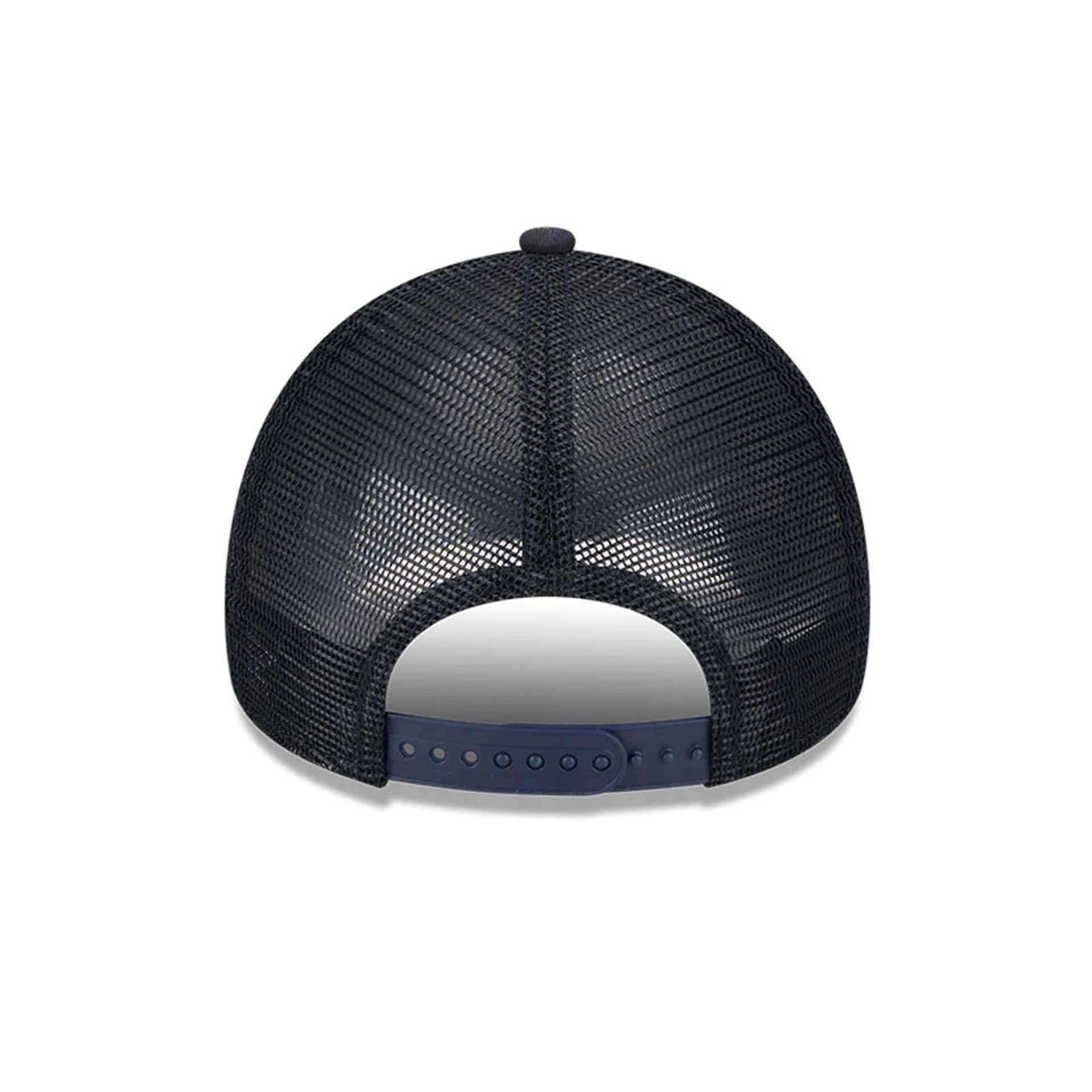 Pictured is this MLB Evergreen New York Yankees 9FORTY A-Frame cap in navy. 12