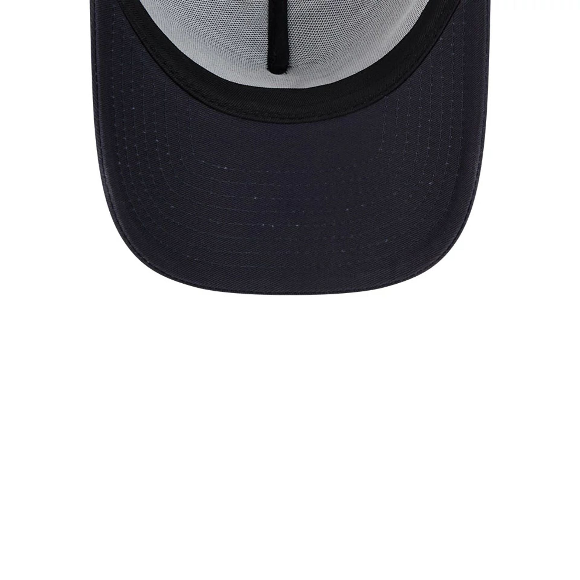 Pictured is this MLB Evergreen New York Yankees 9FORTY A-Frame cap in navy. 7