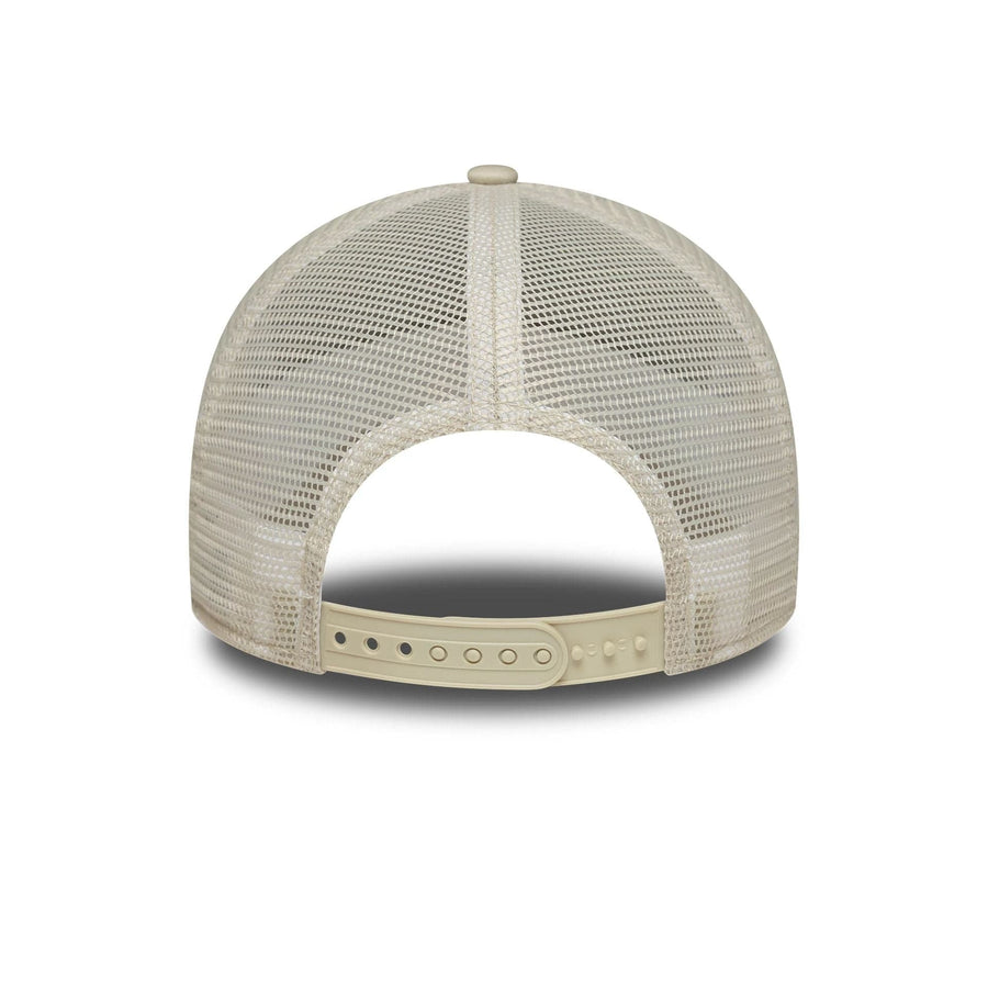 This is a New York Yankees Womens Metallic Cream 9FORTY E-Frame Adjustable Trucker Cap 4