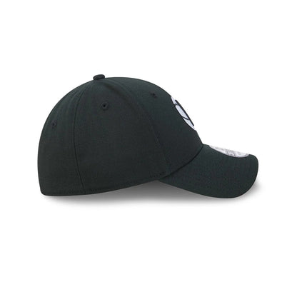 Pictured is this NBA Evergreen Brooklyn Nets 39THIRTY Stretch Fit cap in black. 6