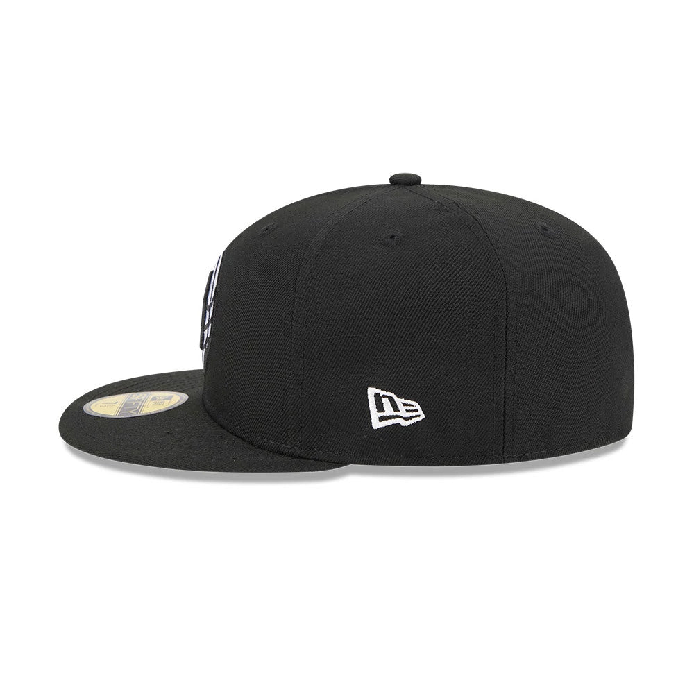 Pictured is this NBA Evergreen Brooklyn Nets 59FIFTY Fitted cap in black. 6